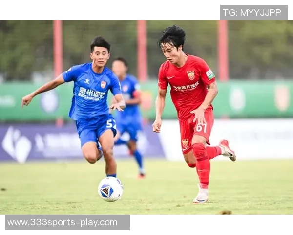 中乙联赛第30轮上海海港富盛经开队与温州俱乐部中胤队战成平局精彩对决